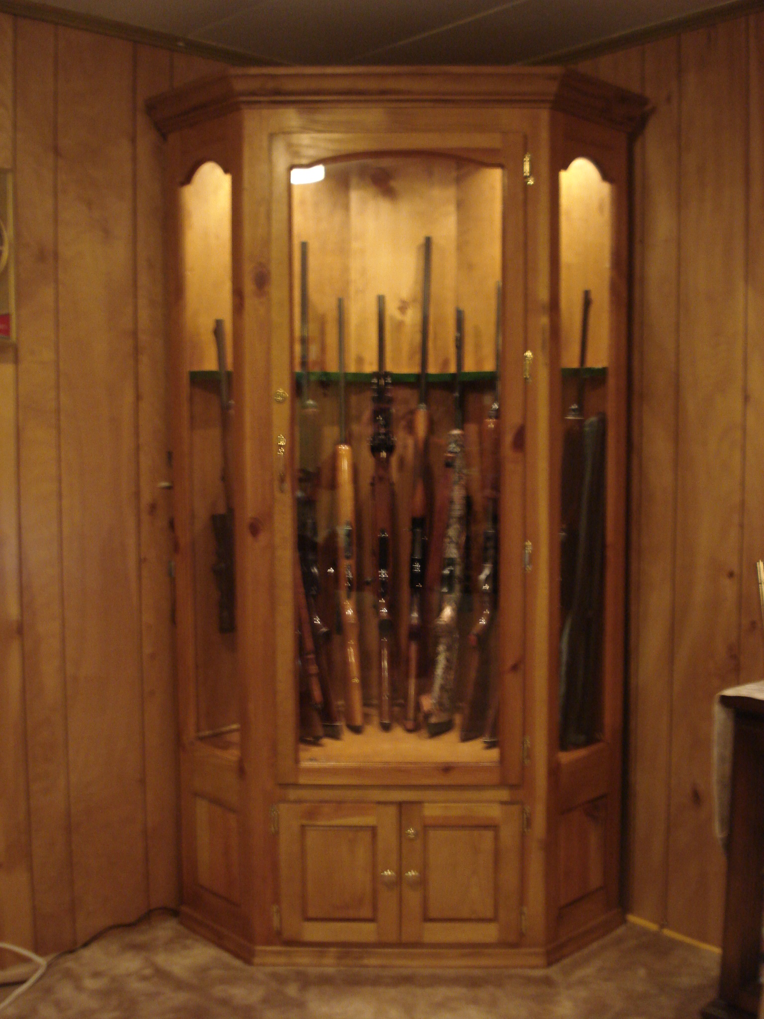 corner-gun-cabinet_6826798701_o